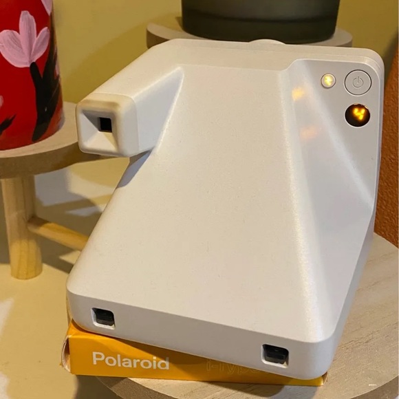 Polaroid Now+ Camera - Picture 4 of 5